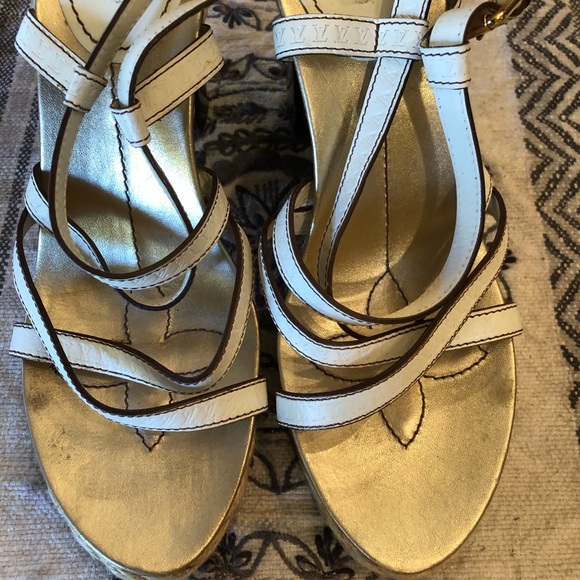 Shoes - Picture 3 of 8